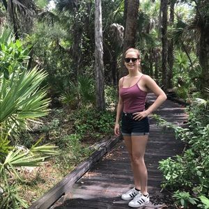 Meet your Posher, Danielle